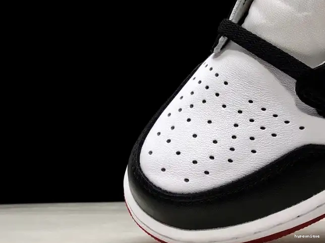 HYPE 1 Retro Black Toe Air Jordan 555088-125 0527